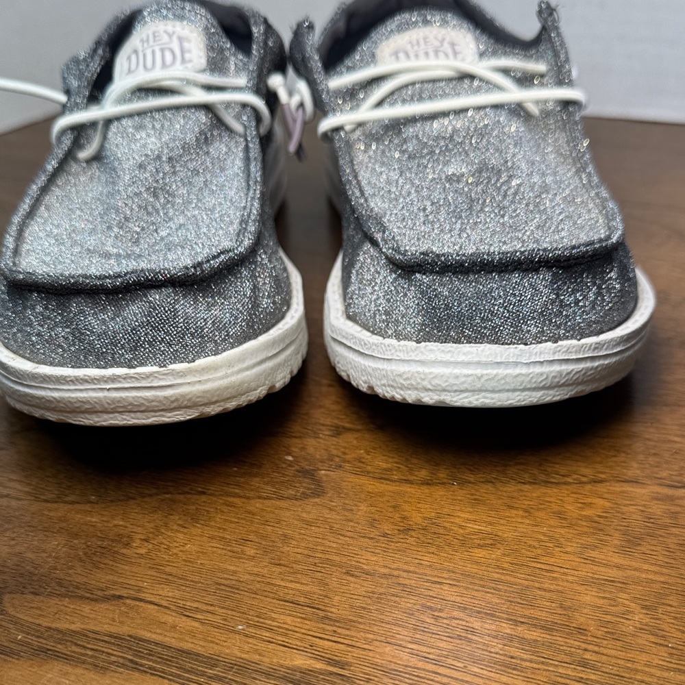 Hey Dude Womens Wendy Metallic Silver Sparkle Slip-on Shoes, Charcoal sz 6 - Picture 3 of 14